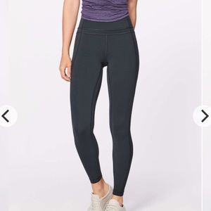 Sz 6 Lululemon Pushing Limits 7/8 Tight (Nulu 25")
Melanite